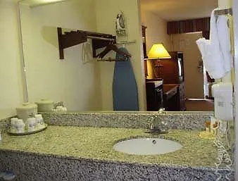 Days By Wyndham Hood Hotel 2*